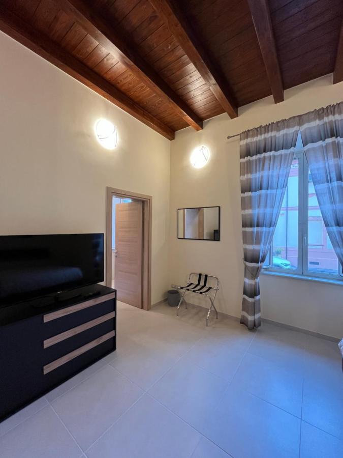 In Centro Rooms And Apartments Isola di Liri Exterior foto