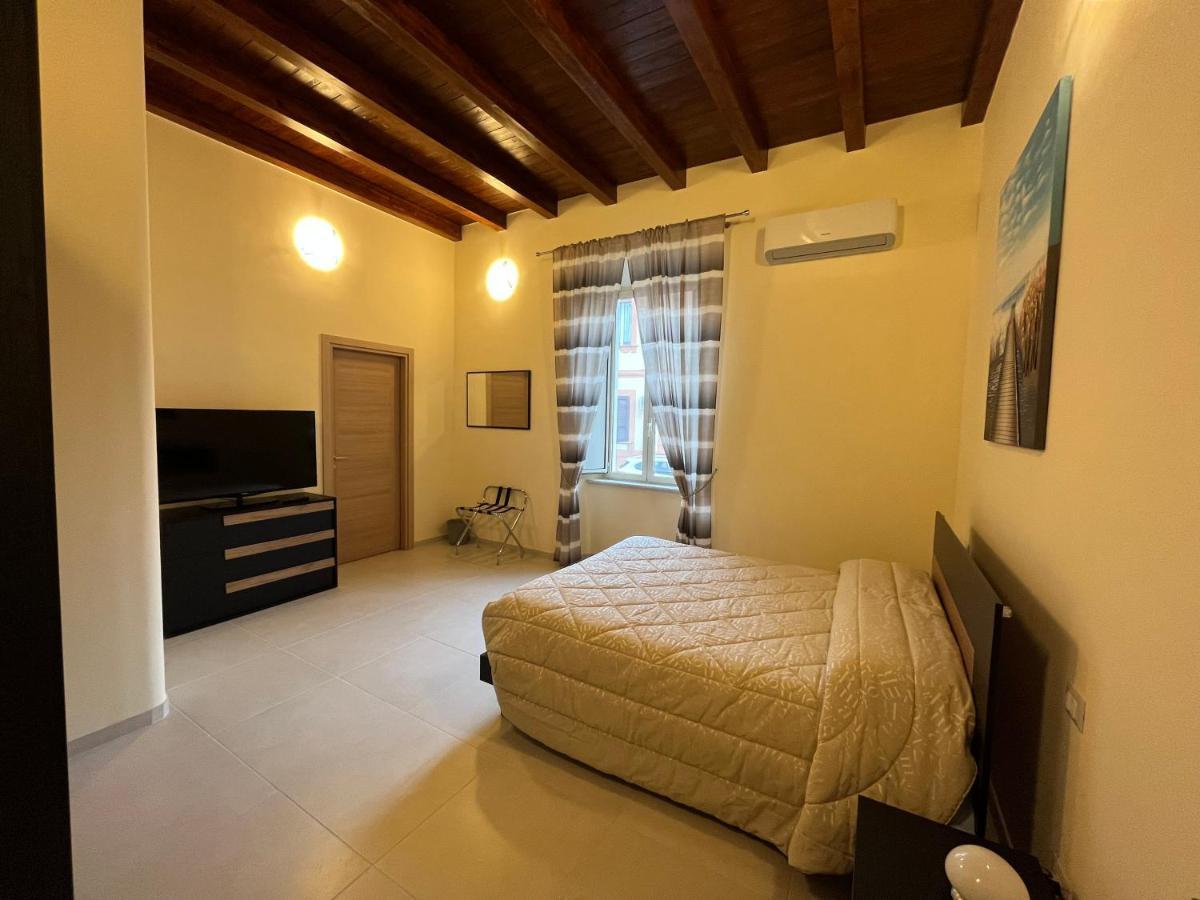 In Centro Rooms And Apartments Isola di Liri Exterior foto