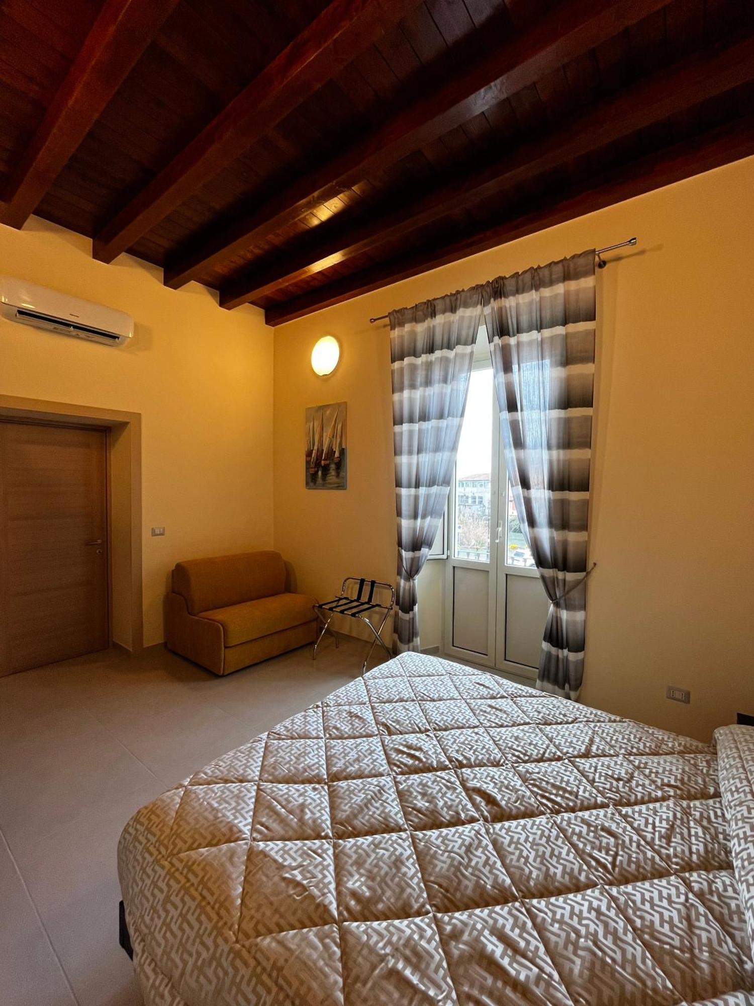 In Centro Rooms And Apartments Isola di Liri Exterior foto