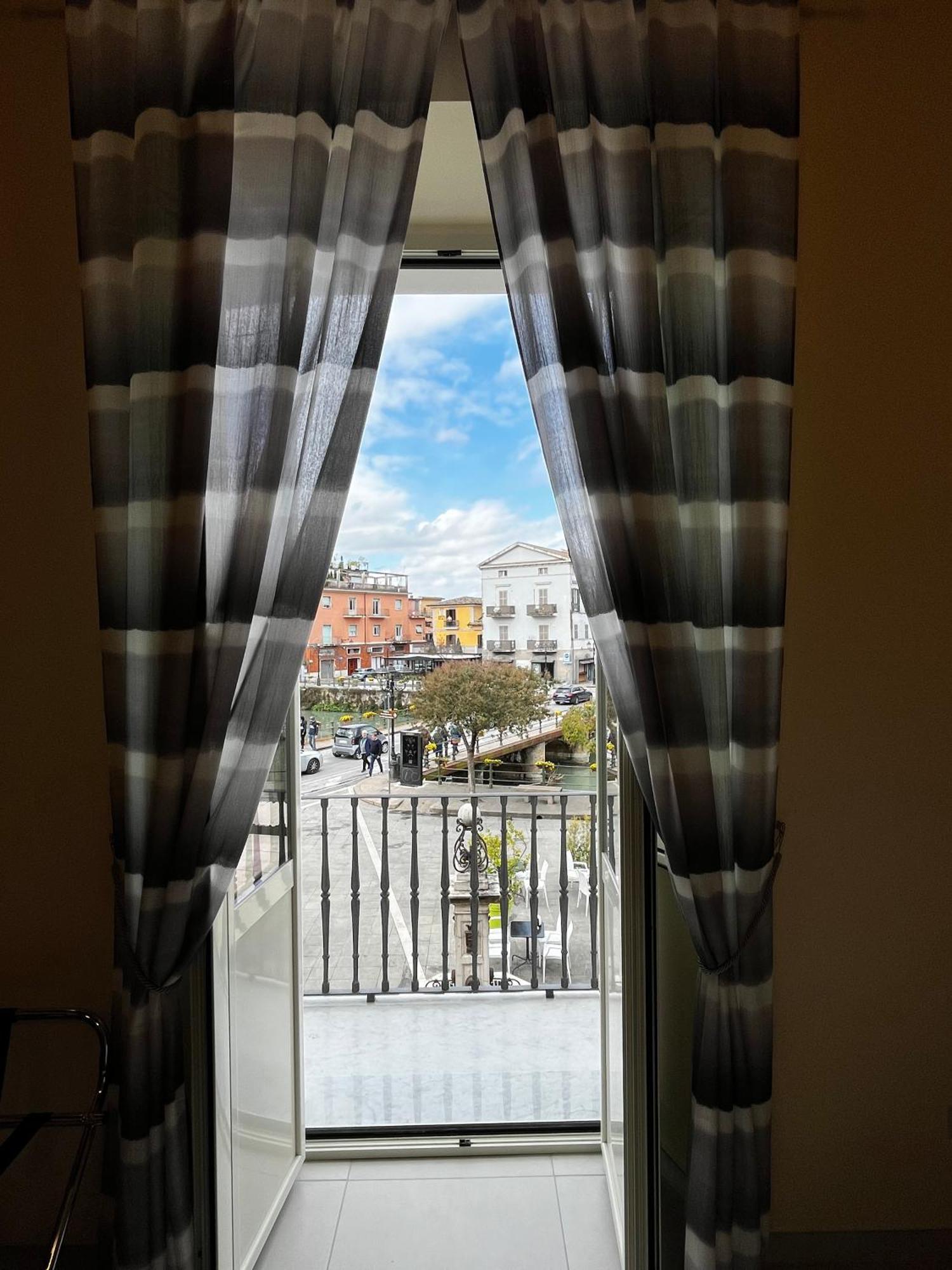 In Centro Rooms And Apartments Isola di Liri Exterior foto